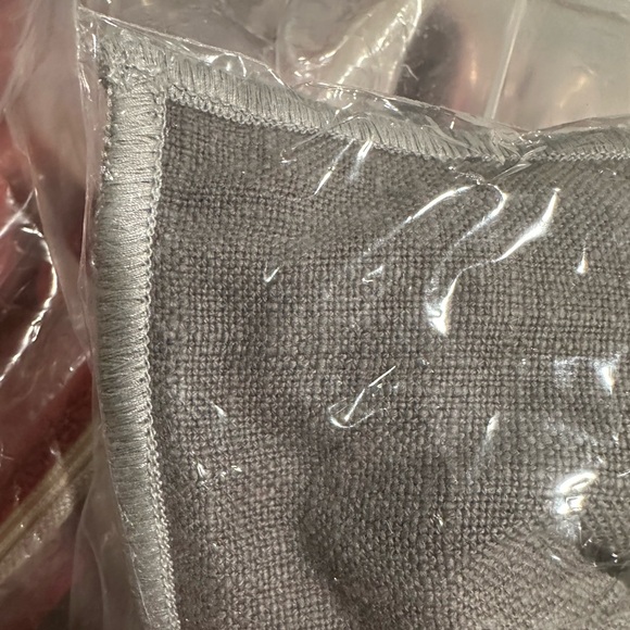 NWT CRATE & BARREL Grey 22"x15" Merrow Stitch Cotton Throw Pillow Cover - Picture 4 of 5